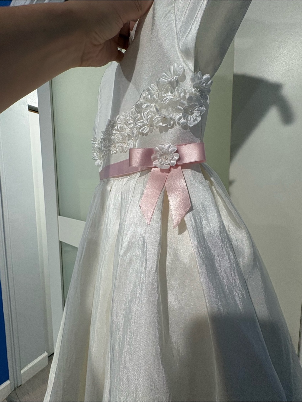 Joan Calabrese for Mon Cheri White Flower Girl Dress w/ Pink Bow Size 5T - Picture 5 of 10
